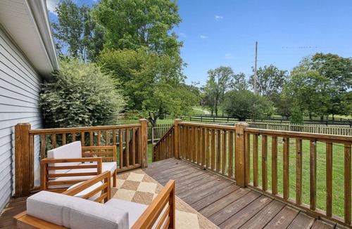 Franklin House | 3-bedroom, 2 bathroom house, community pool with AC and WiFi in Franklin