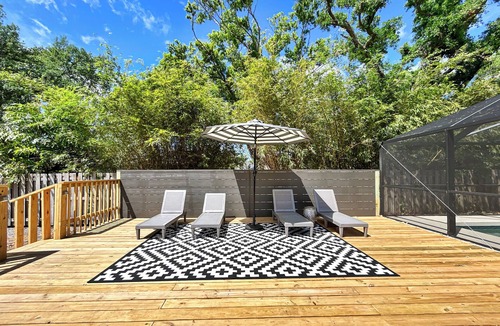 Braden River House | 3-bedroom heated pool house in Bradenton with fenced back yard