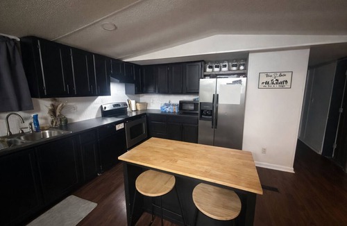 Swartz House | 3-bedroom home in tranquil Monroe