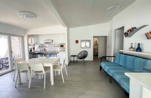 Germignaga House | 3-room terraced house with terrace in all-day sunny location right on the beach