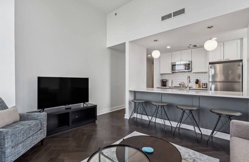 Downtown Pittsburgh Apartment | 3 Units | Pittsburgh Escape w/Kitchen | Steps to Cultural District & Convention
