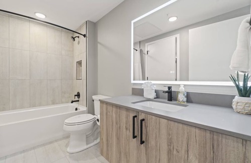 Navy Yard Apartment | 3 Units | Urban DC Stay w/Kitchen | Rooftop Terrace | Near Stadium & Museums