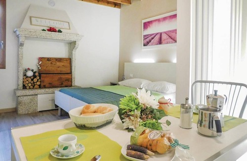 Longare Apartment | 30 m² Apartment ∙ 1 bedroom ∙ 4 guests
