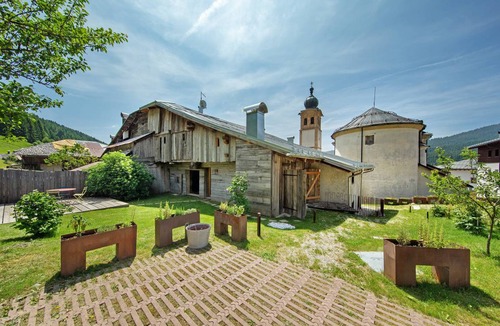 Dosoledo Ski Chalet | 300 m² Chalet ∙ 5 bedrooms ∙ 11 guests