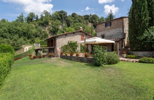 Dicomano House | 300 m² Farmhouse ∙ 4 bedrooms ∙ 10 guests