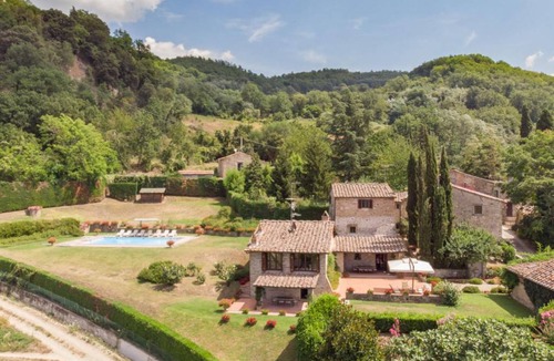 Dicomano House | 300 m² Farmhouse ∙ 4 bedrooms ∙ 10 guests