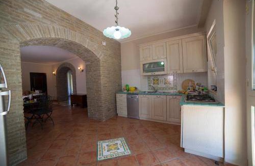 Albanella House | 300 m² House ∙ 4 bedrooms ∙ 14 guests