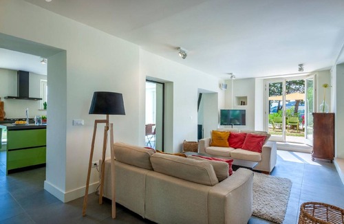Pergola House | 300 m² House ∙ 6 bedrooms ∙ 12 guests
