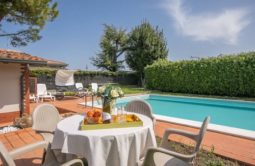 San Benedetto di Lugana Villa | 300 m² Villa ∙ 5 bedrooms ∙ 11 guests
