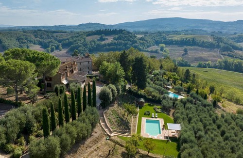 San Gimignano Villa | 300 m² Villa ∙ 4 bedrooms ∙ 7 guests