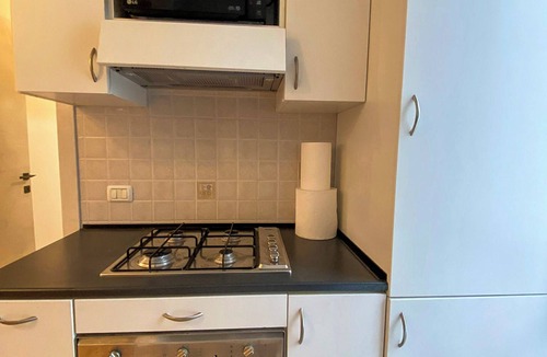 Montegrino Valtravaglia Apartment | 3½-zimmer-wohnung in Einer Gepflegten Residenz mit Pool und Tennisplatz