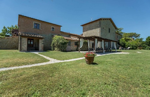 Cortona Villa | 310 m² Villa ∙ 9 bedrooms ∙ 22 guests
