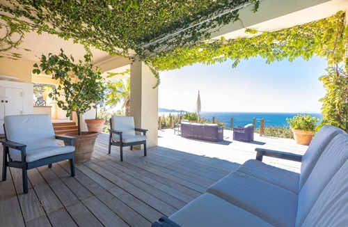 Cala Piccola Villa | 320 m² Villa ∙ 5 bedrooms ∙ 10 guests
