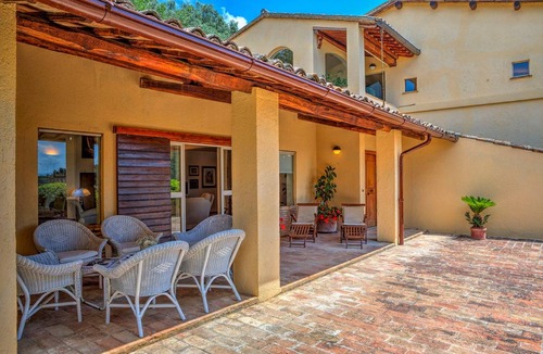 Foligno Villa | 340 m² Villa ∙ 4 bedrooms ∙ 8 guests