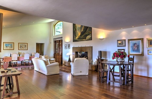 Foligno Villa | 340 m² Villa ∙ 4 bedrooms ∙ 8 guests