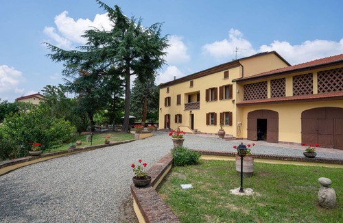 Castel Rocchero Other | 350 m² Accommodation ∙ 3 bedrooms ∙ 6 guests