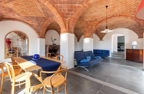Montegabbione House | 350 m² House ∙ 6 bedrooms ∙ 12 guests