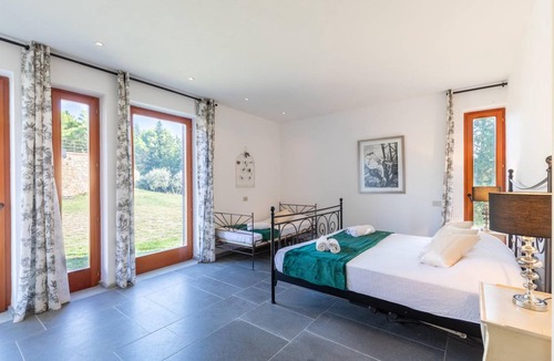 Montegabbione House | 350 m² House ∙ 6 bedrooms ∙ 12 guests
