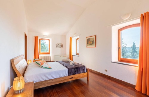 Montegabbione House | 350 m² House ∙ 6 bedrooms ∙ 12 guests