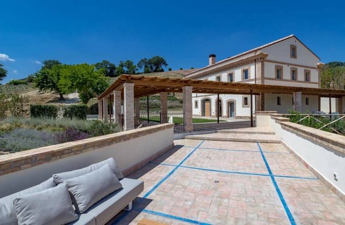 Montefiore dell'Aso Villa | 350 m² Villa ∙ 5 bedrooms ∙ 11 guests