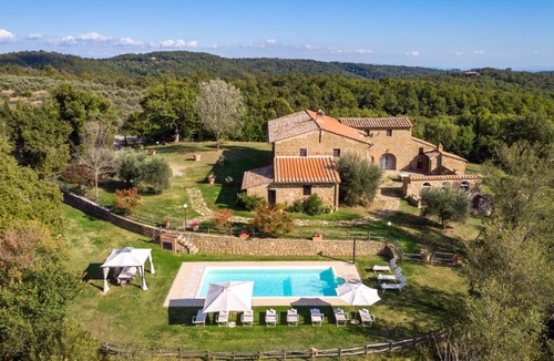 Monte San Savino Villa | 350 m² Villa ∙ 7 bedrooms ∙ 14 guests