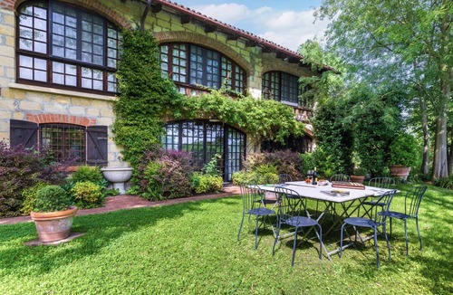 Casale Monferrato Villa | 350 m² Villa ∙ 5 bedrooms ∙ 10 guests