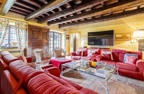 Casale Monferrato Villa | 350 m² Villa ∙ 5 bedrooms ∙ 10 guests