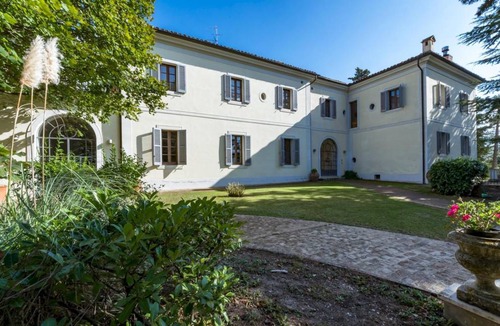 Camerino Villa | 350 m² Villa ∙ 7 bedrooms ∙ 13 guests