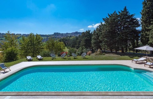 Camerino Villa | 350 m² Villa ∙ 7 bedrooms ∙ 13 guests