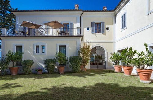 Camerino Villa | 350 m² Villa ∙ 7 bedrooms ∙ 13 guests