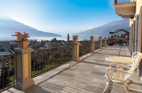Domaso House | 360 m² House ∙ 5 bedrooms ∙ 16 guests