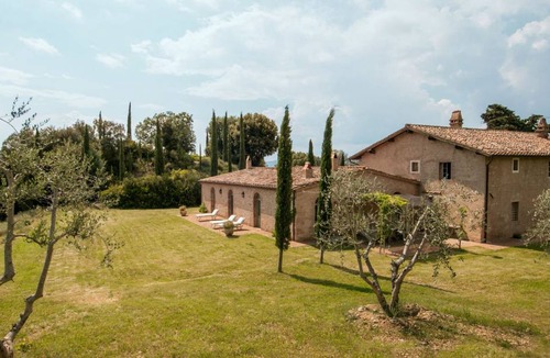Camigliano Villa | 360 m² Villa ∙ 5 bedrooms ∙ 10 guests