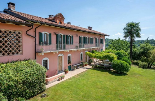 Soglio Villa | 360 m² Villa ∙ 5 bedrooms ∙ 14 guests
