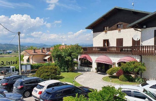 Montecchio Maggiore Hotel | 38 m² Hotel ∙ 5 guests
