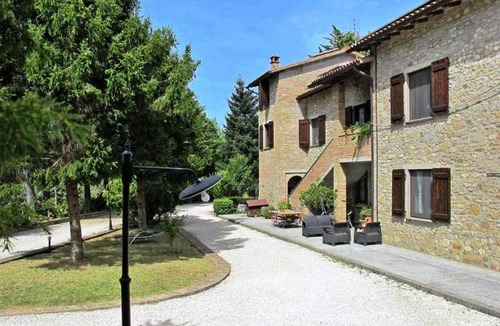 Ramazzano Villa | 380 m² Villa ∙ 7 bedrooms ∙ 26 guests