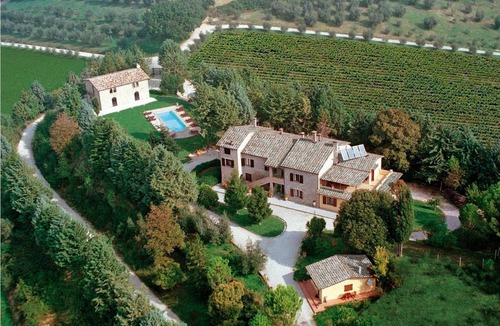 Ramazzano Villa | 380 m² Villa ∙ 7 bedrooms ∙ 26 guests