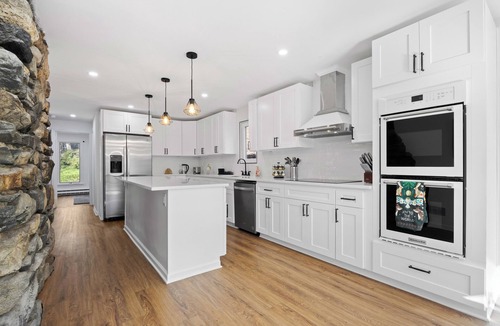 Mount Kisco House | 4-bedroom Barn house with WiFi, Fireplace, Firepit, BBQ Grill by hiking trails