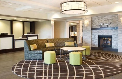 Canonsburg Hotel | 4 Bright & Modern Two-Queen Studio – Perfect for Family or Friends