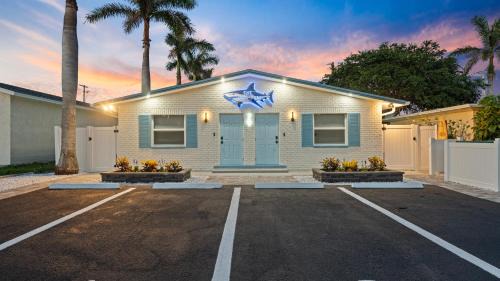 Cocoa Beach House | 4 Fully Licensed 2BR Units 8BR Total Sleeps 20 Walk to Beach and Downtown