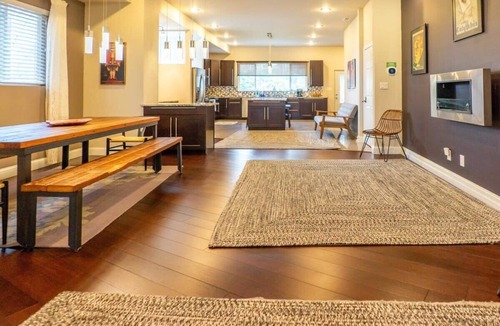 Central West End House | 4-Unit Building Sleeping for 34 ABODEbucks