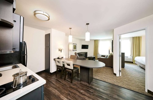 Morris Plains Hotel | 4 Units | Modern Kitchen Suites Near Morristown with Quick NYC Access