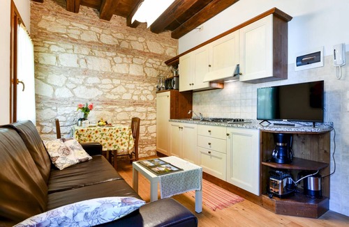 Longare Apartment | 40 m² Apartment ∙ 1 bedroom ∙ 2 guests
