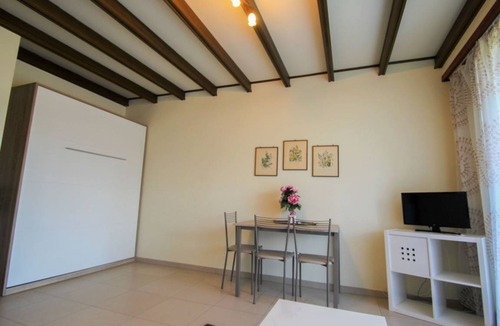 Porto Valtravaglia House | 40 m² House ∙ 1 bedroom ∙ 3 guests
