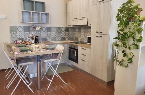 Porta Venezia Apartment | 40 m2 studio in the center of Brescia, 90 m from parking, no ZCL