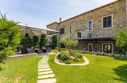 Gesturi Villa | 400 m² Villa ∙ 5 bedrooms ∙ 12 guests