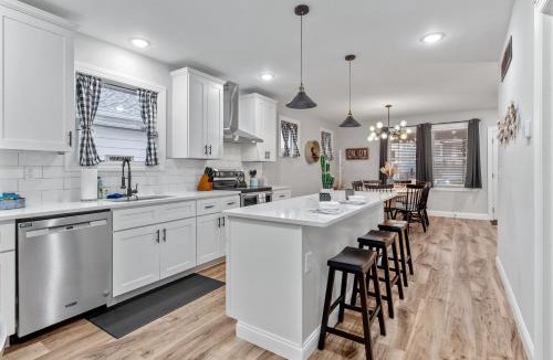 St. Louis House | 4456 Blue Door Bungalow