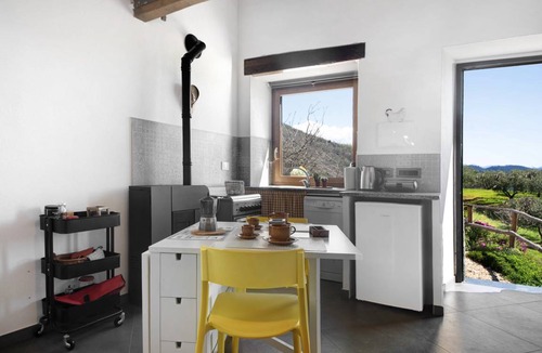 San Colombano Certenoli House | 45 m² House ∙ 1 bedroom ∙ 3 guests