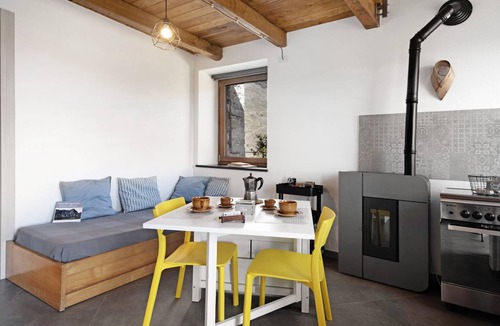 San Colombano Certenoli House | 45 m² House ∙ 1 bedroom ∙ 3 guests