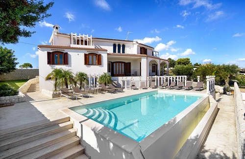 Ragusa House | 450 m² House ∙ 6 bedrooms ∙ 12 guests
