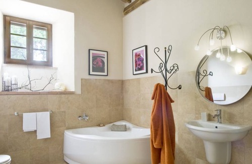 Sovicille House | 457 m² Farmhouse ∙ 7 bedrooms ∙ 14 guests